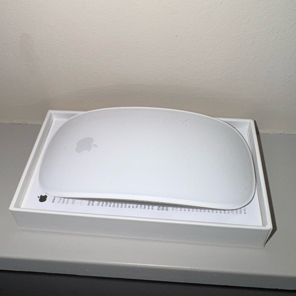 Magic Mouse - White Multi-Touch Surface - Picture 6 of 9